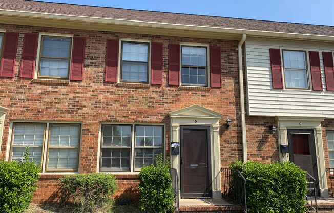 2 beds, 1.5 baths, $1,295