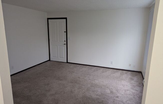 1 bed, 1 bath, $1,050, Unit 4930