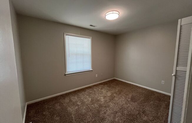 2 beds, 1 bath, 800 sqft, $899, Unit 106