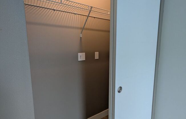 Studio, 1 bath, 412 sqft, $1,275, Unit 304