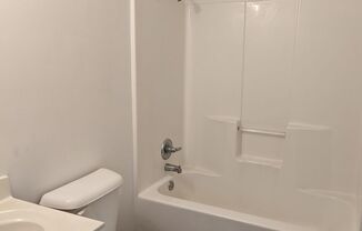 2 beds, 1 bath, $1,100