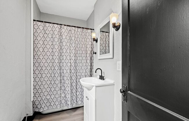Stunning 3 bedroom home in Homestead available August 1st!