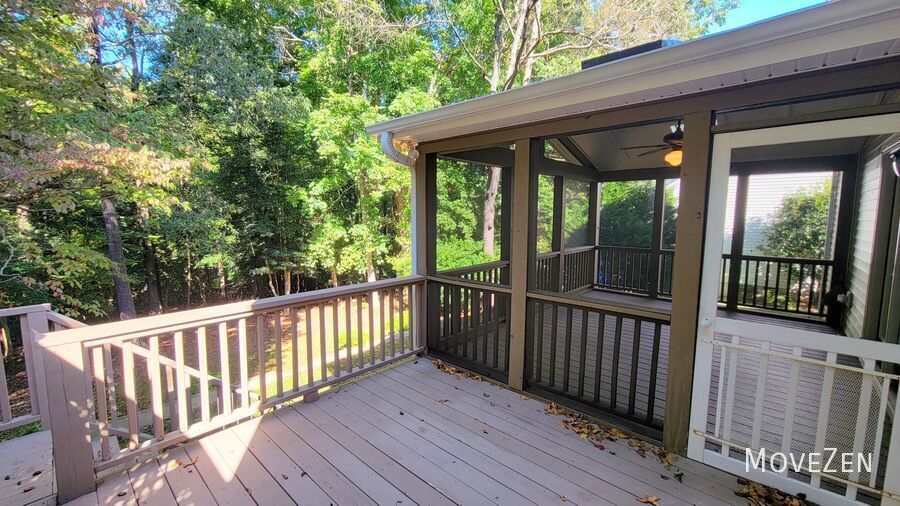 2216 SPRUCE SHADOWS LN
