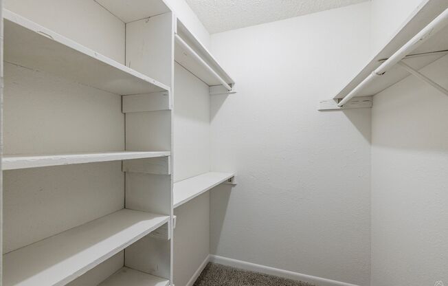 1 bed, 1 bath, 700 sqft, $875, Unit 1-10T