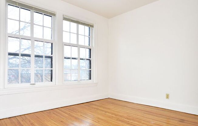 2 beds, 1 bath, 816 sqft, $1,320, Unit 24 - 215