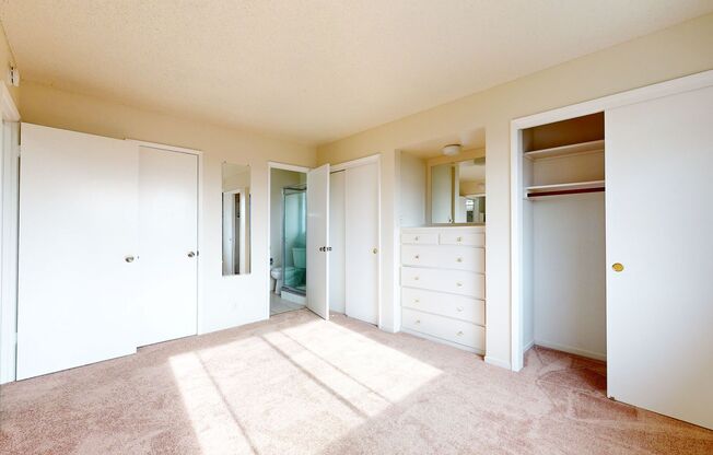 2 beds, 2 baths, $2,450, Unit Apt D