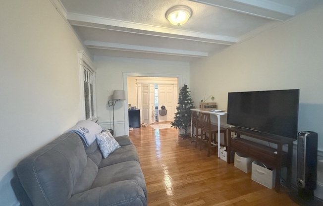 1472 Commonwealth Ave