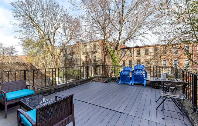381 MACON ST
