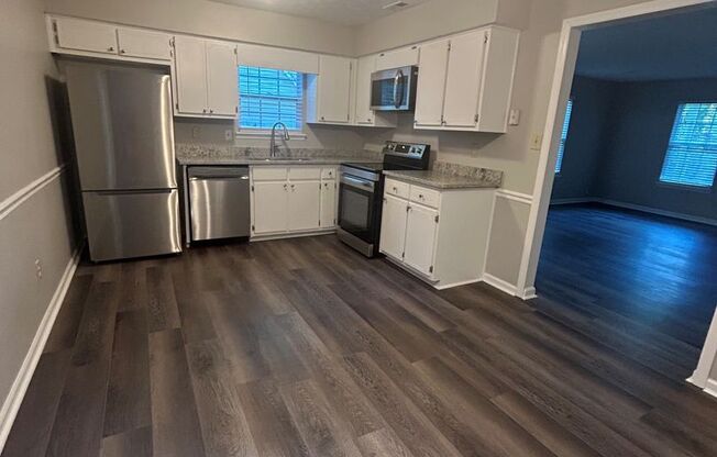 **PRICE IMPROVEMENT** 310 Park Leaf: NEWLY-REMODELED 3BD, 2.5BA home with 1-car garage on wooded lot in cul-de-sac for rent in Peachtree City! AVAILABLE NOW! Ask how you can move into this home with NO SECURITY DEPOSIT!