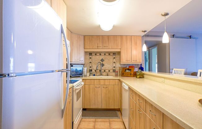 Stunning Fort Myers Condo with Water Views! Available 09/01/2025