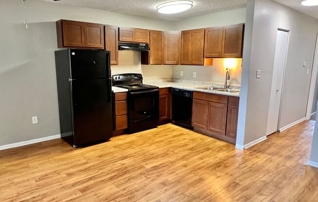 $1595 OFF MOVE COSTS!! GIANT+GORGEOUS 2 Bed 2 Bath Apartment in Lakewood!