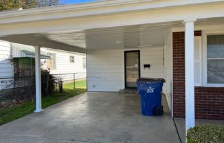 3 beds, 1.5 baths, $1,050