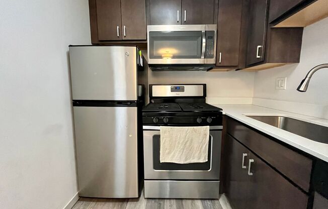 1 bed, 1 bath, $1,125, Unit 220
