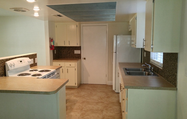 3 beds, 2 baths, $1,850