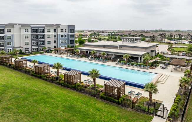 swimming pool at Berkshire Creekside apartments