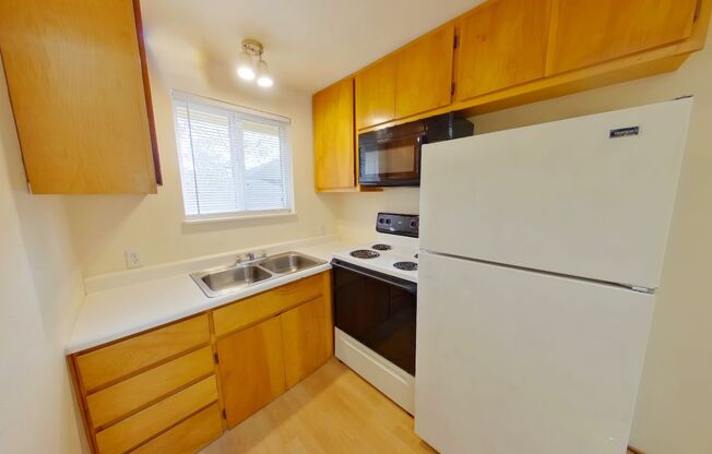 1 bed, 1 bath, $1,200, Unit C