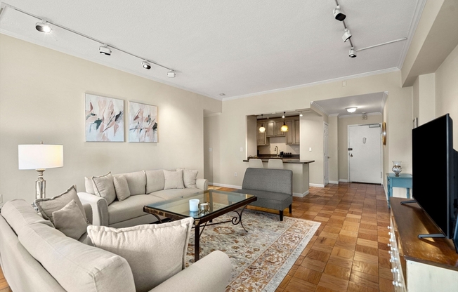 2 beds, 2 baths, 1,285 sqft, $4,900, Unit 17M