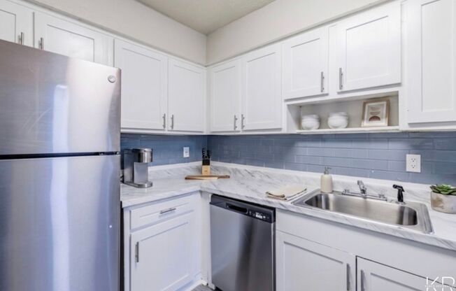 2 beds, 1 bath, 805 sqft, $1,100, Unit S251