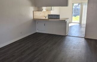 2 beds, 1 bath, 850 sqft, $1,400, Unit B