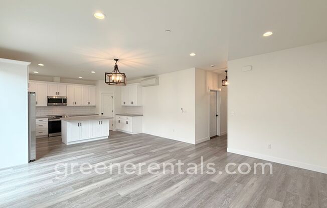 3BR/2.5BA Olympia Townhome
