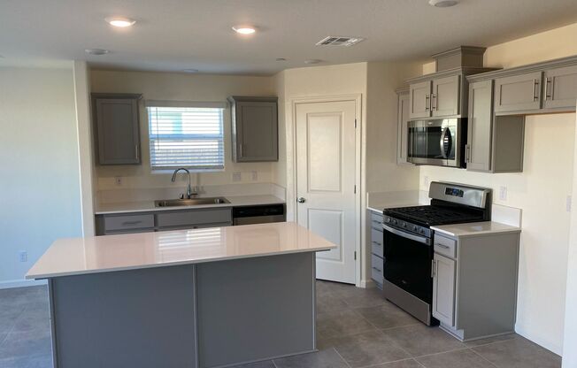 1032 E. LOYOLA AVE - 4 BEDROOM 2 BATH - BRAND NEW DR HORTON HOME - VISALIA