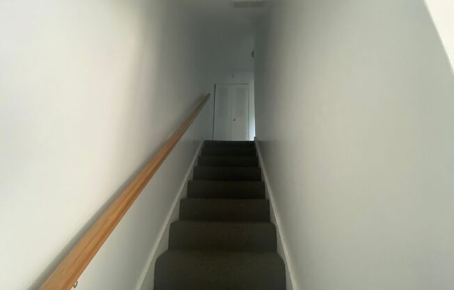 Matterhorn Townhomes - 2 bedroom 1.5 bathroom Townhome Near WMU