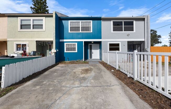 ***CUTE! Largo Townhome NOW *** 2 Bed. 1&1/2 Bath ***  $1850/month ***