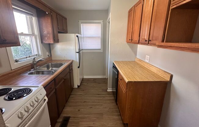 1 bed, 1 bath, $525, Unit 1423 E Lincoln