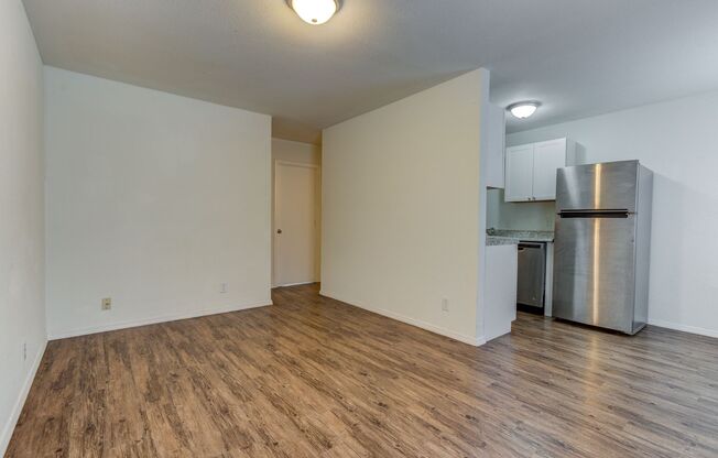 "The Belle Grove" One Bedroom Apartments (Wifi Included)