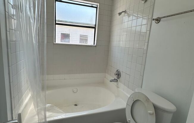 Studio, 1 bath, 432 sqft, $895, Unit 133