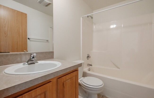 3 beds, 2.5 baths, $2,195, Unit 2319-MT