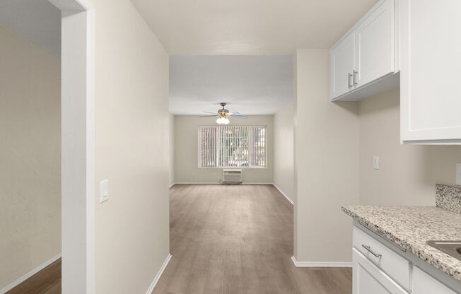 2 beds, 1 bath, 800 sqft, $2,150, Unit 01