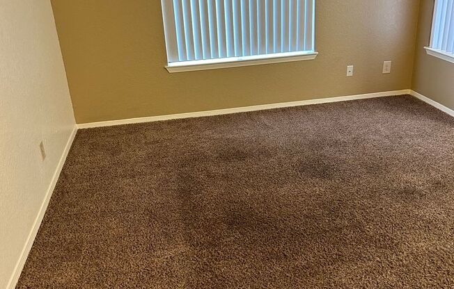 2 beds, 1 bath, 861 sqft, $970, Unit 54