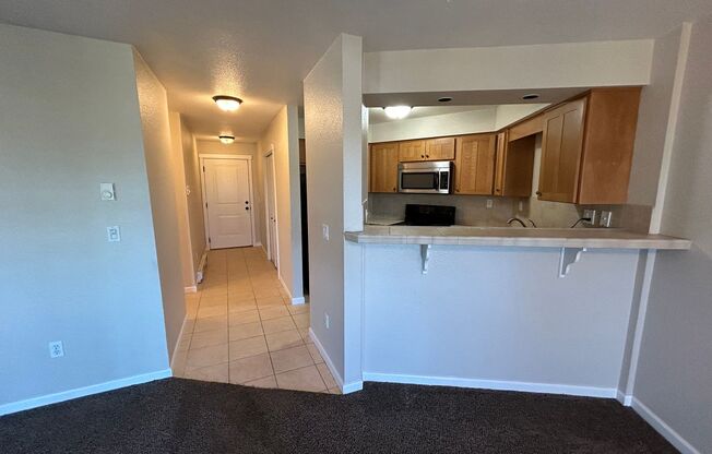 2 beds, 1 bath, 784 sqft, $1,095, Unit Unit 4