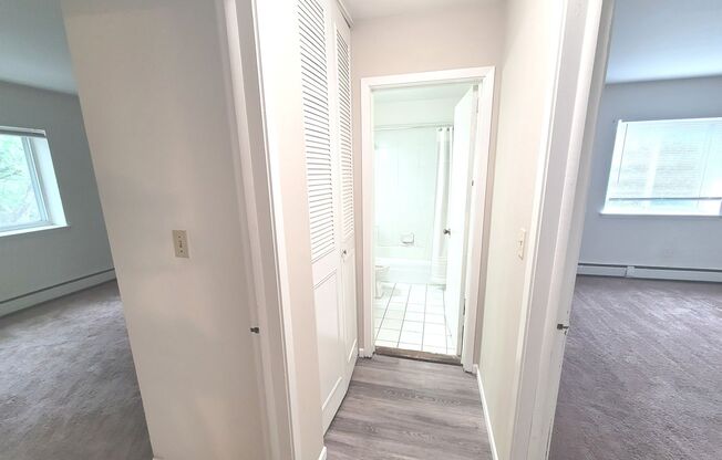 2 beds, 1 bath, $1,400, Unit 316