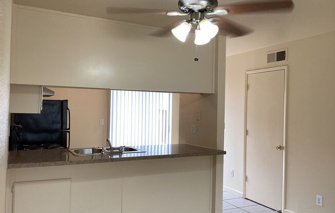 2 beds, 1.5 baths, $1,295, Unit 171