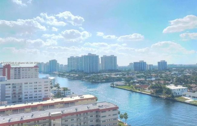2017 S OCEAN DR