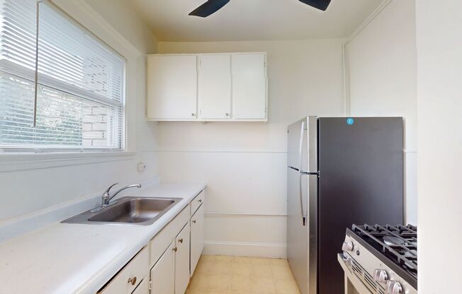 Studio, 1 bath, 373 sqft, $1,600, Unit 323