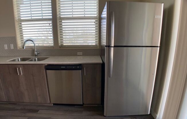 Newer Bethany Condo - 2 bedrooms 2 Baths, 1015 Sq. Ft.
