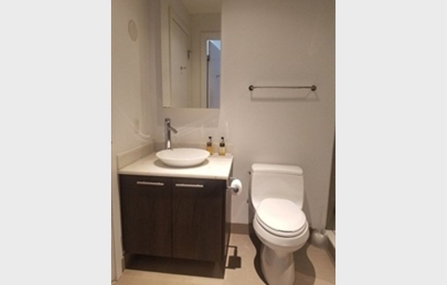 Studio, 1 bath, 427 sqft, $3,200, Unit 19-D