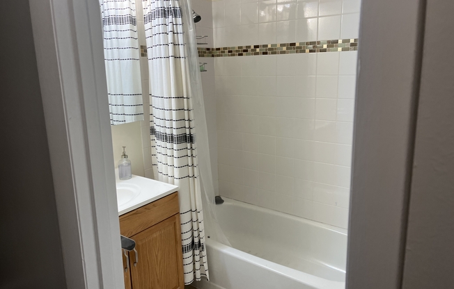 13 W HL ST