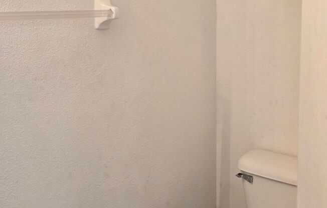 2 bedroom 2.5 bath townhome