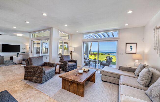 Hawaii Life Presents Hale Maluhia Beachfront Luxury 3 bedroom 3.5 Bath
