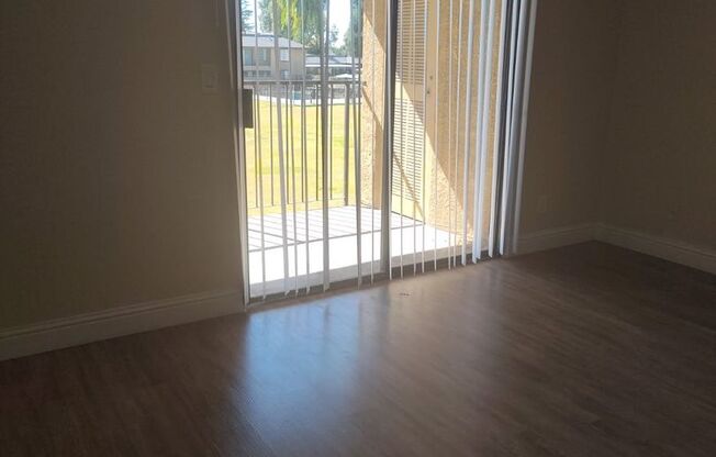 2 beds, 1 bath, $1,500, Unit 225