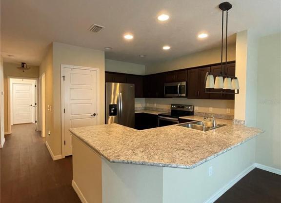 1651 TOWN PARK CT