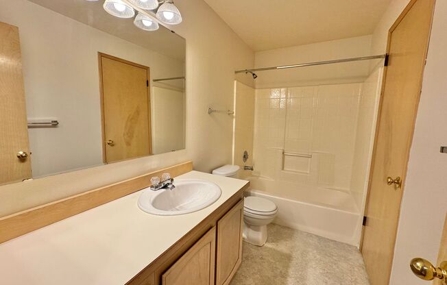 2 beds, 2 baths, $1,995, Unit H102