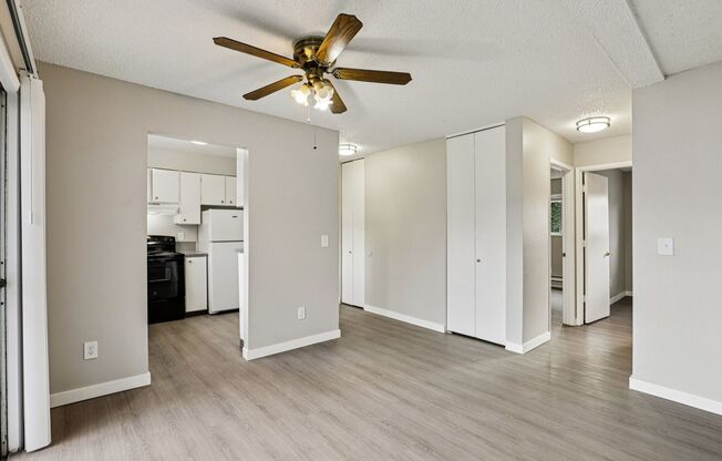 2 beds, 1 bath, 987 sqft, $1,499, Unit 06