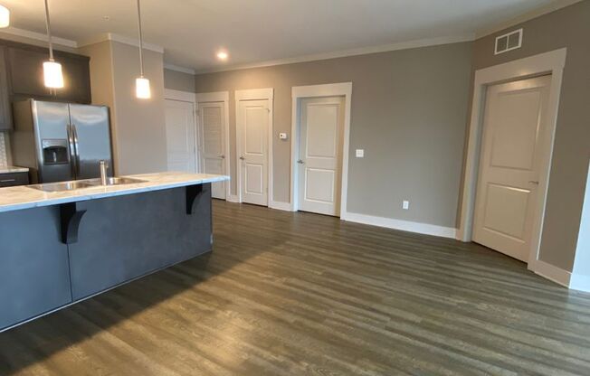 1 bed, 1 bath, 798 sqft, $975, Unit 202