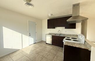 3/BD 2/BA Home Near Nellis AFB – Spacious Backyard & No HOA!