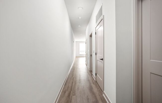 1 bed, 1 bath, 910 sqft, $1,685, Unit 833 W Main St #203